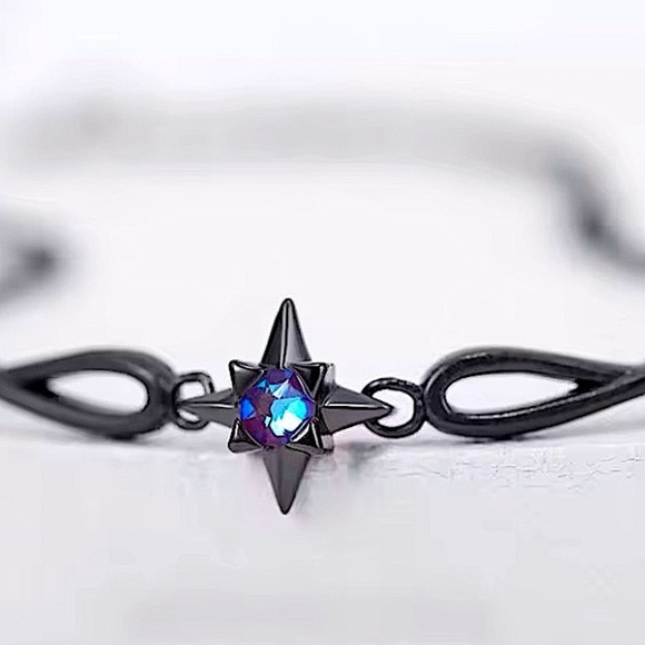 Elegant Bracelet with Blue Crystal Gemstone - Picture 5 of 5